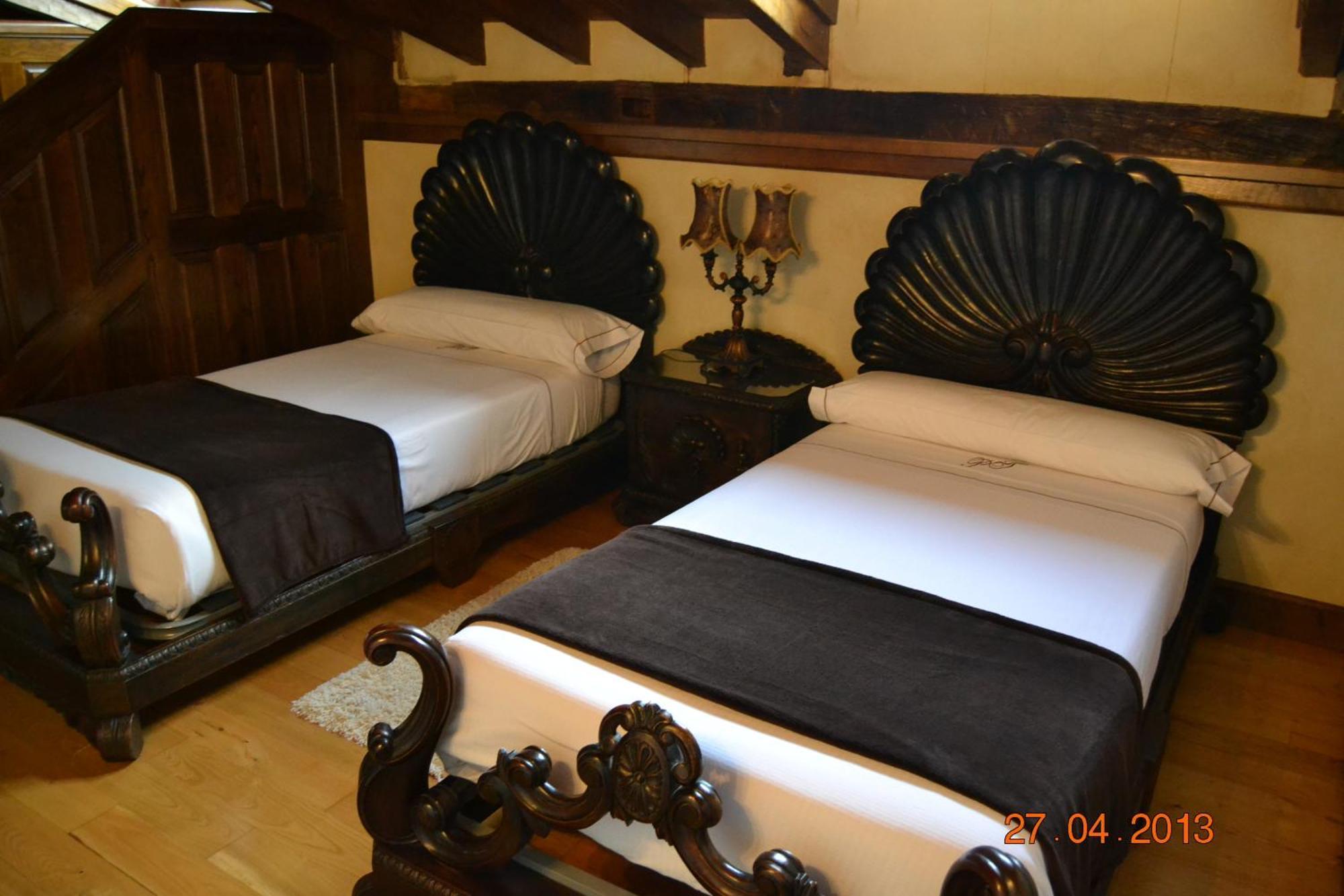 Palacio De Trasvilla Escobedo Room photo